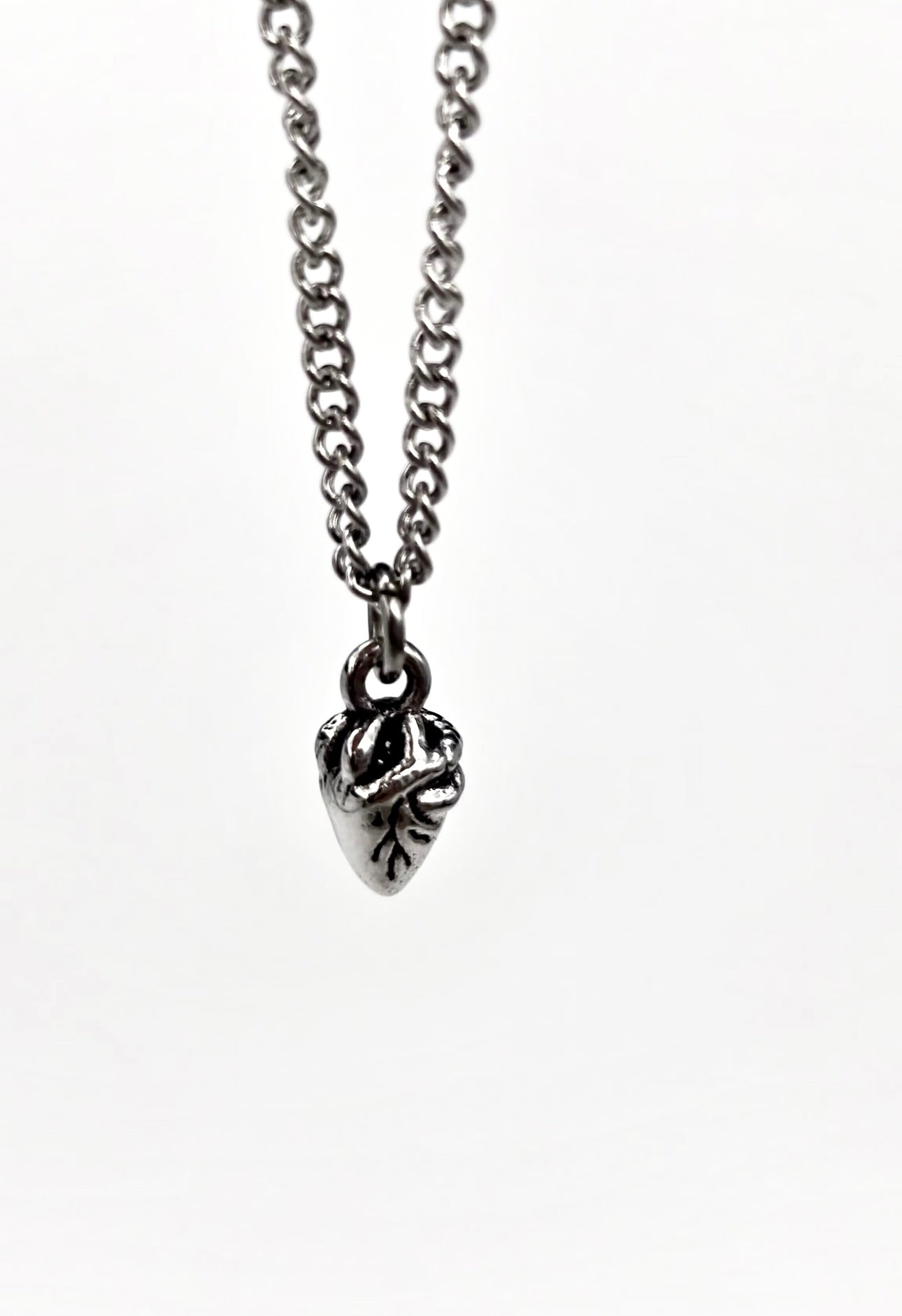 Stainless Steel Realistic Heart Necklace detailed + dainty