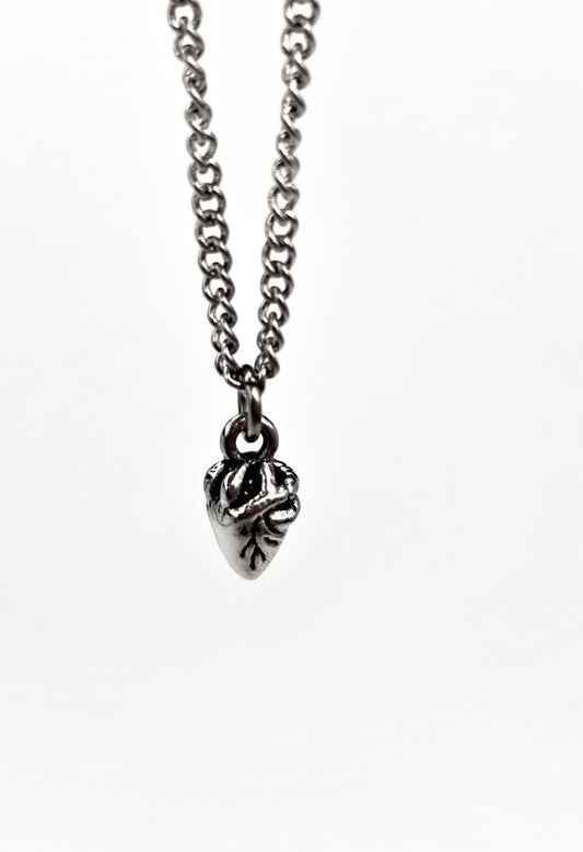 Stainless Steel Realistic Heart Necklace detailed + dainty